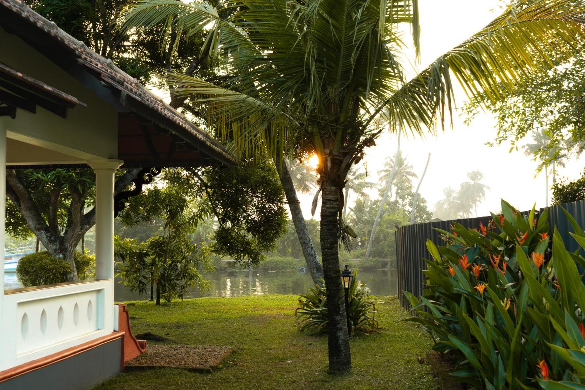 Palmgrove Lake Resort Alappuzha Εξωτερικό φωτογραφία