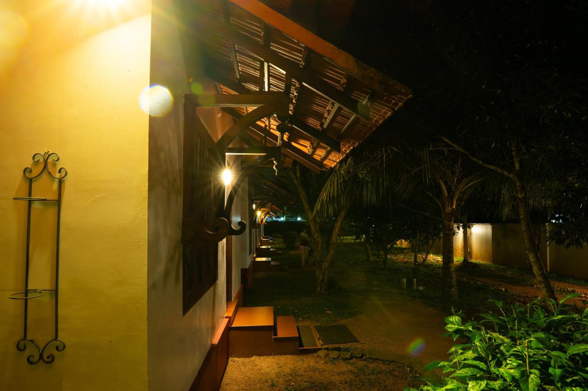 Palmgrove Lake Resort Alappuzha Εξωτερικό φωτογραφία