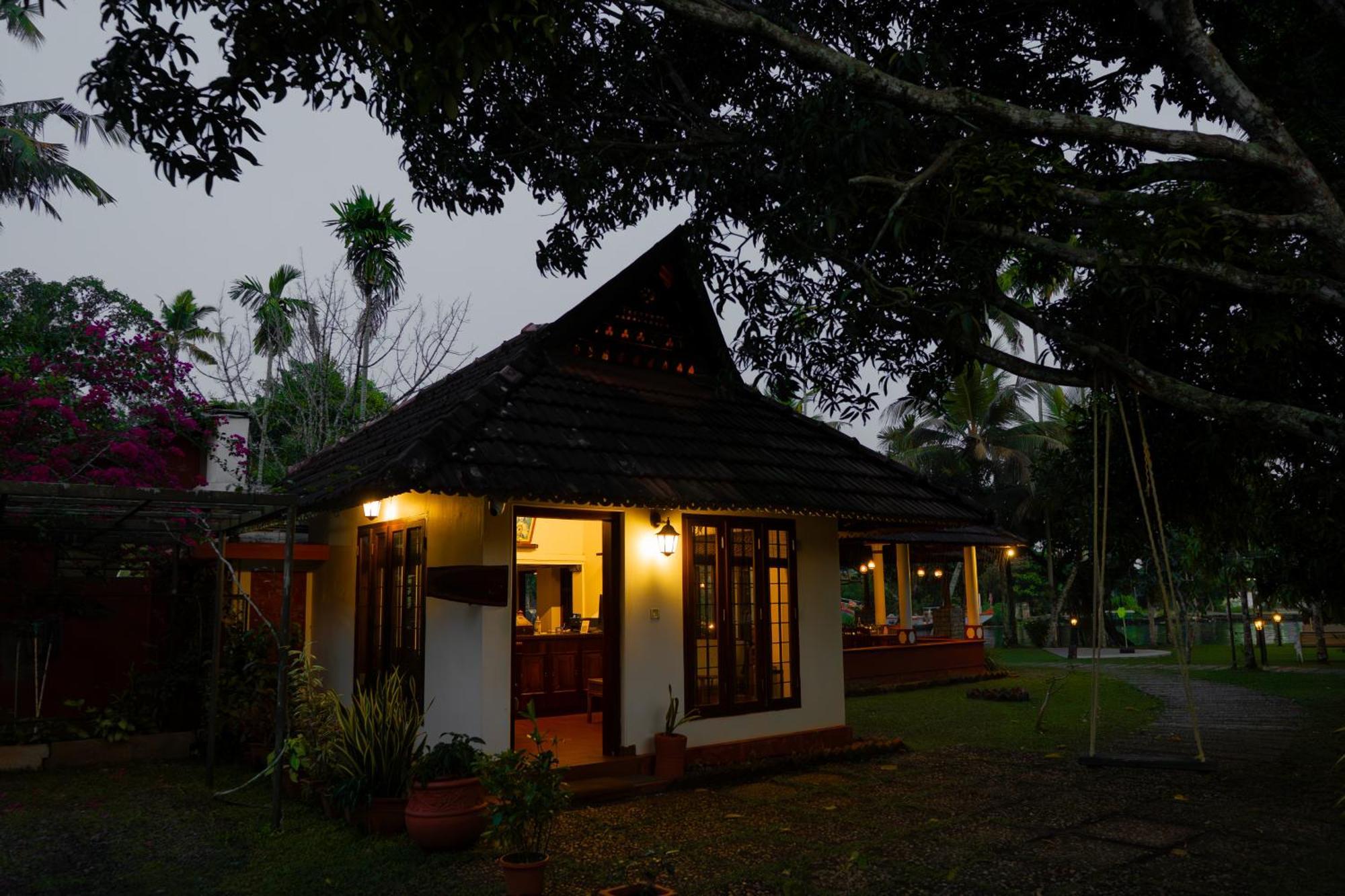 Palmgrove Lake Resort Alappuzha Εξωτερικό φωτογραφία