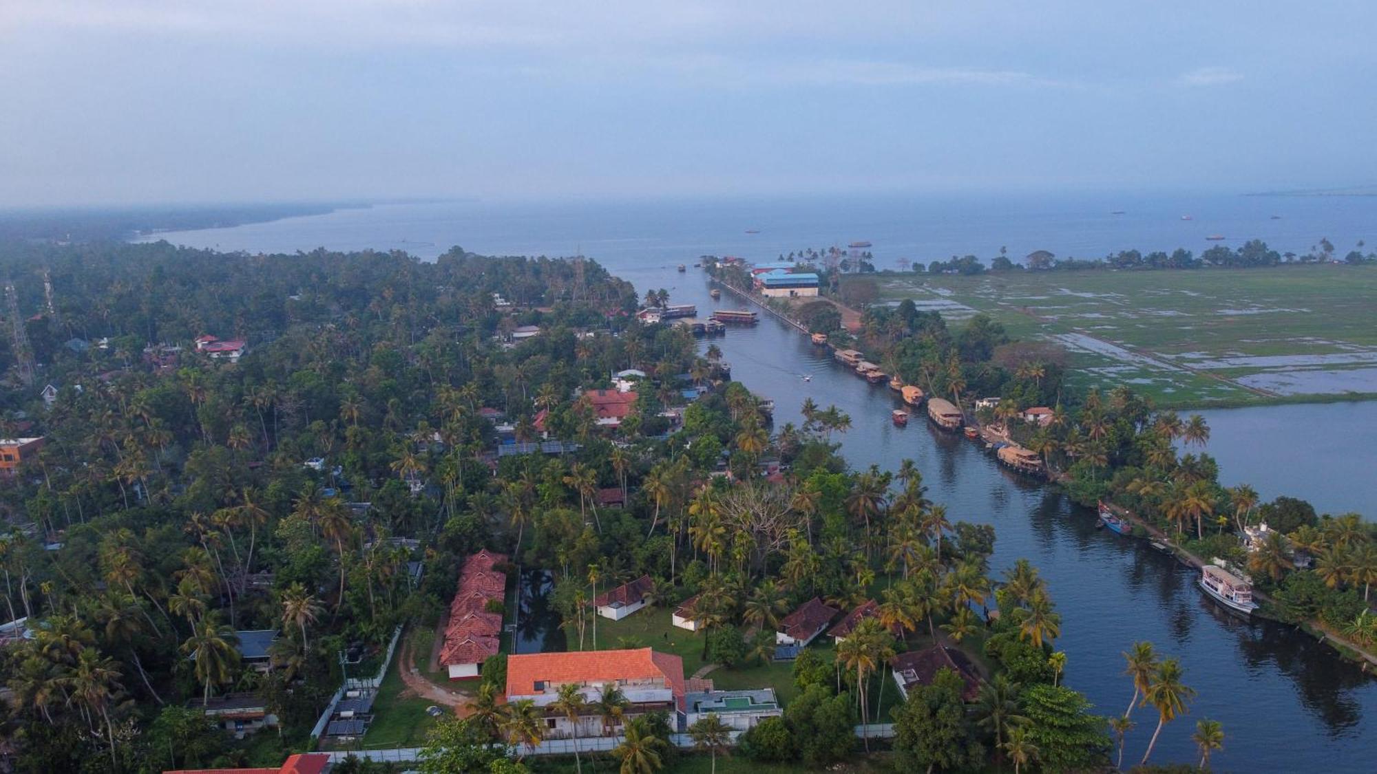 Palmgrove Lake Resort Alappuzha Εξωτερικό φωτογραφία